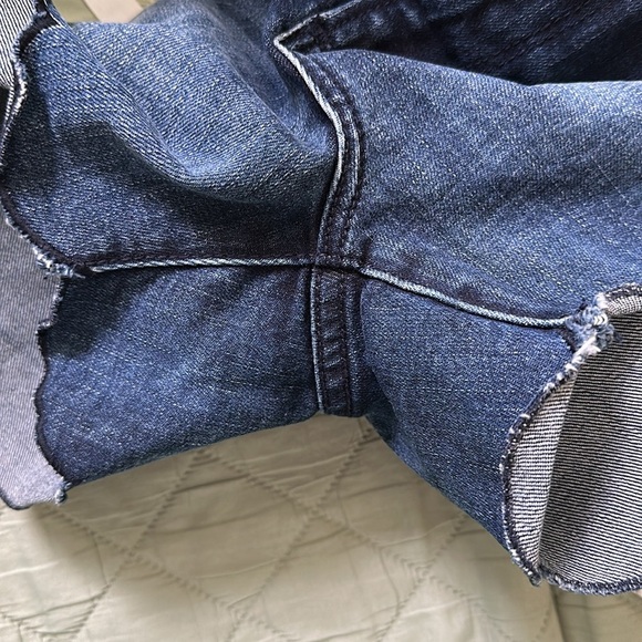 Aqua Scalloped Hem Denim Shorts Size 27 - Picture 8 of 9